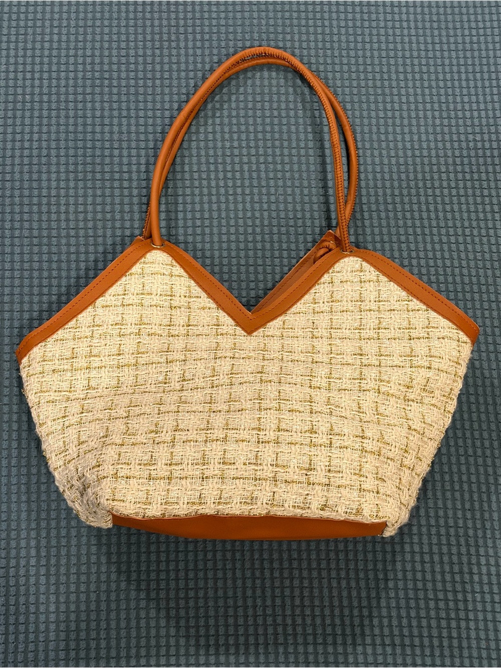 Womenβs lightweight Tote